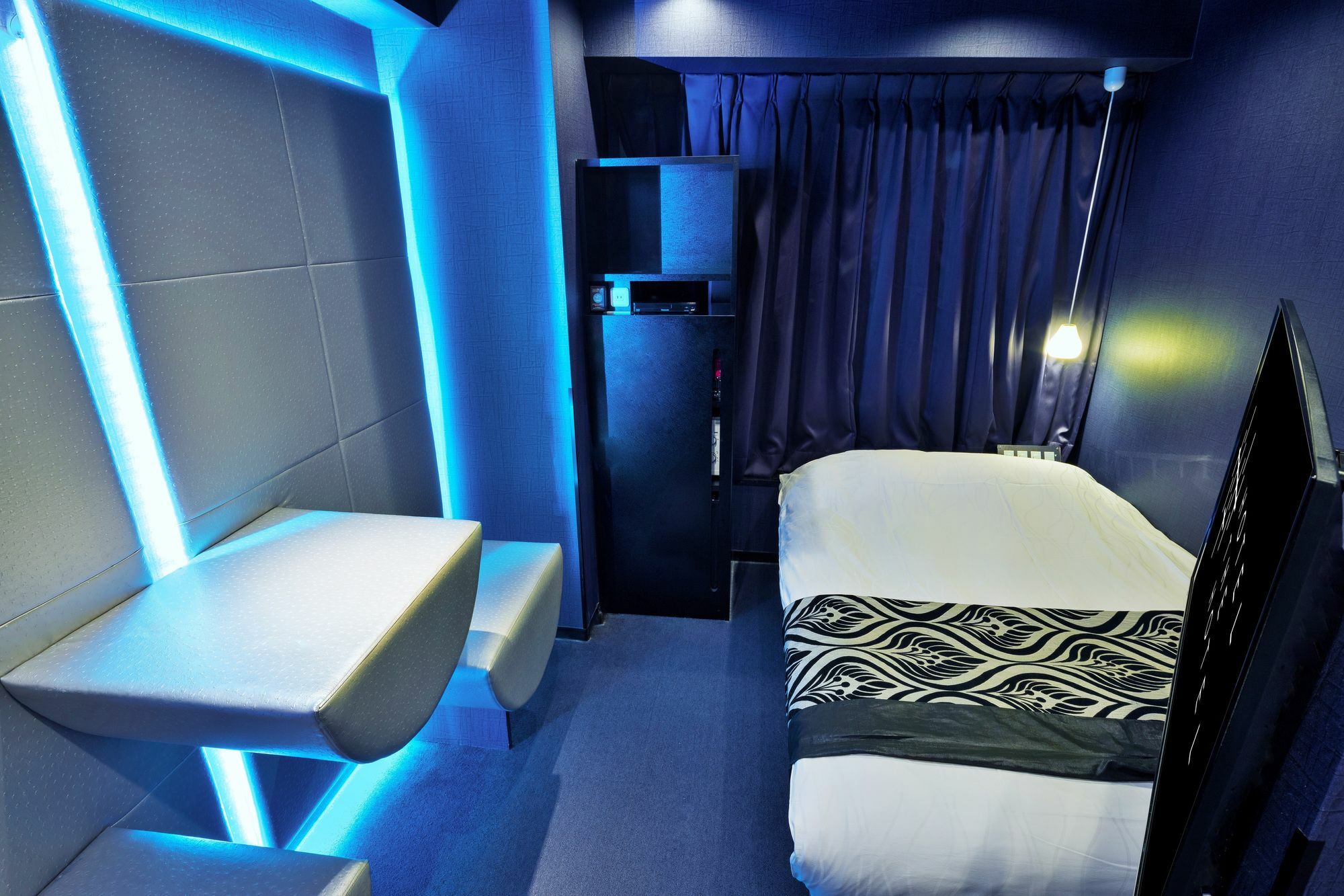 Hotel The Hotel Shinjuku (Adults Only) Токио Екстериор снимка