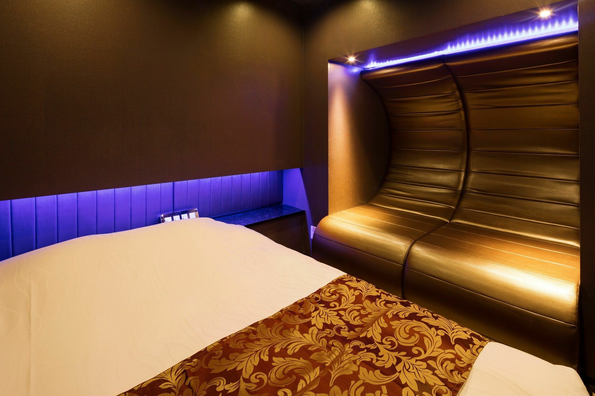 Hotel The Hotel Shinjuku (Adults Only) Токио Екстериор снимка
