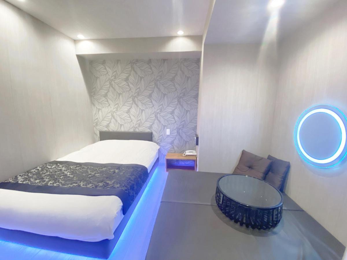 Hotel The Hotel Shinjuku (Adults Only) Токио Екстериор снимка